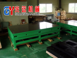 为重工集团制作的钳工工作台